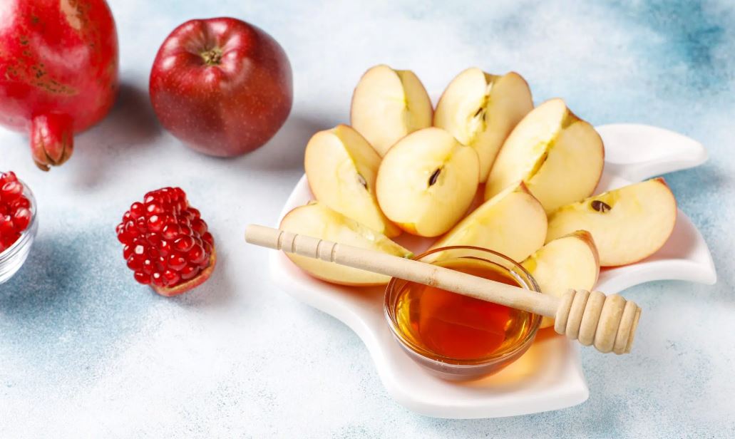 Traditional Ways to Celebrate Rosh Hashanah